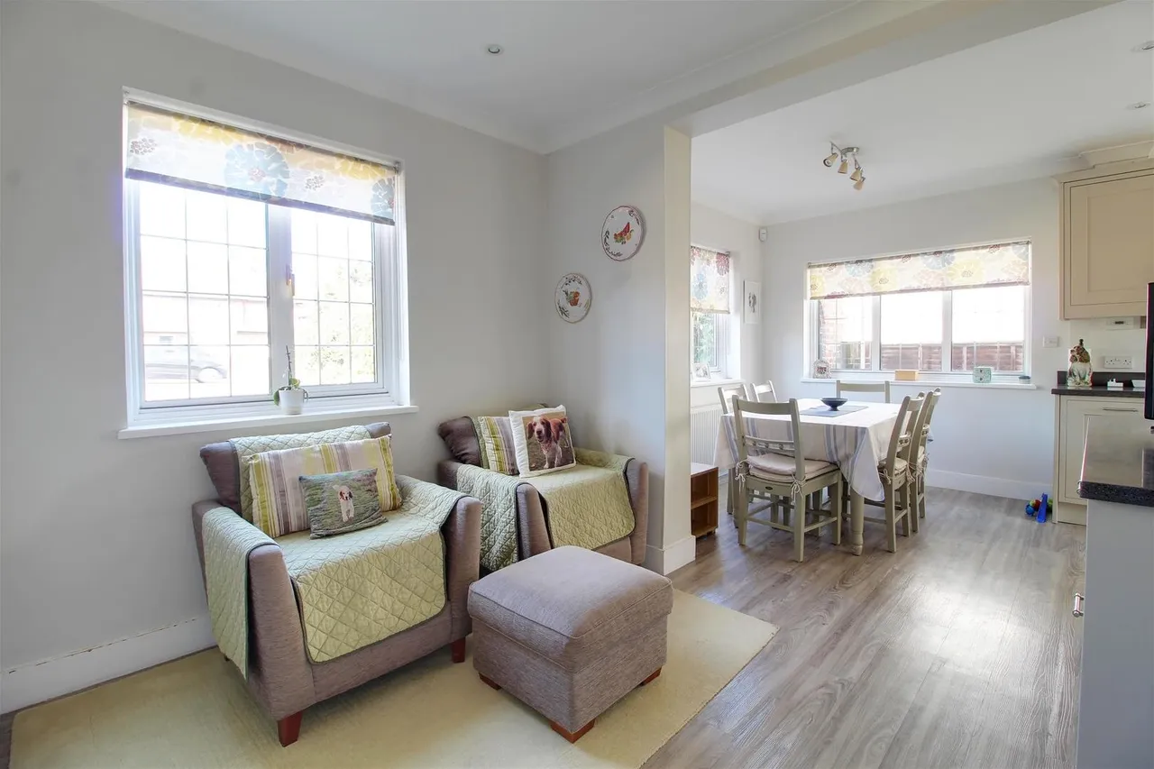 Mymms Drive, Brookmans Park AL9 7AF, photo 19