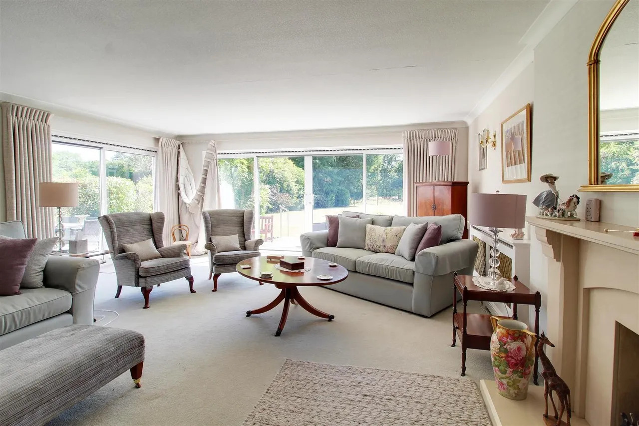 Mymms Drive, Brookmans Park AL9 7AF, photo 16
