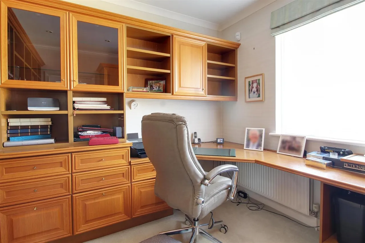 Mymms Drive, Brookmans Park AL9 7AF, photo 7