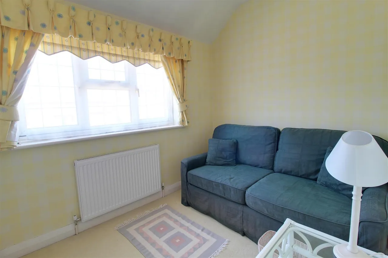 Mymms Drive, Brookmans Park AL9 7AF, photo 28