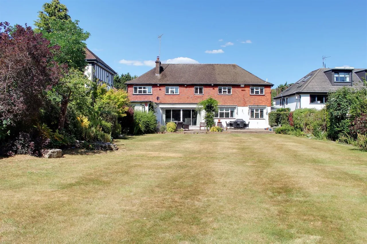 Mymms Drive, Brookmans Park AL9 7AF, photo 4
