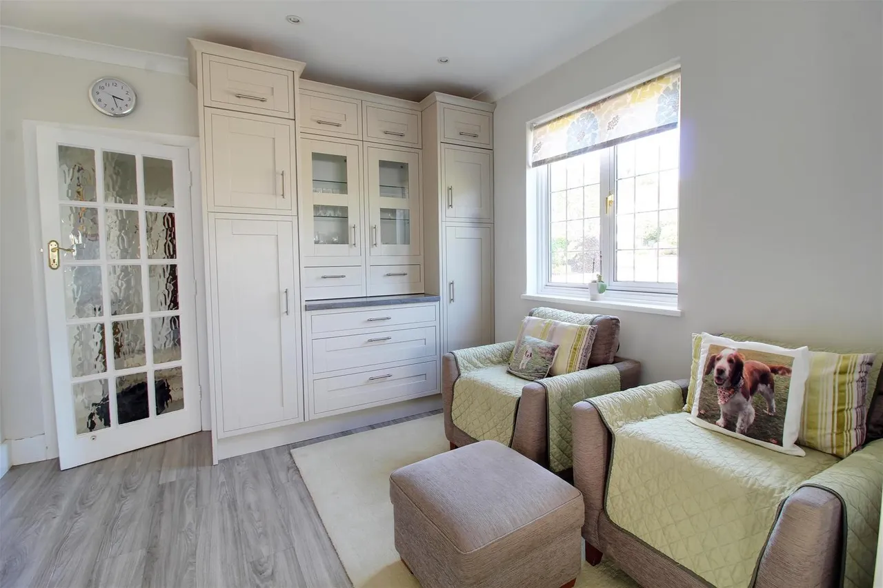 Mymms Drive, Brookmans Park AL9 7AF, photo 23