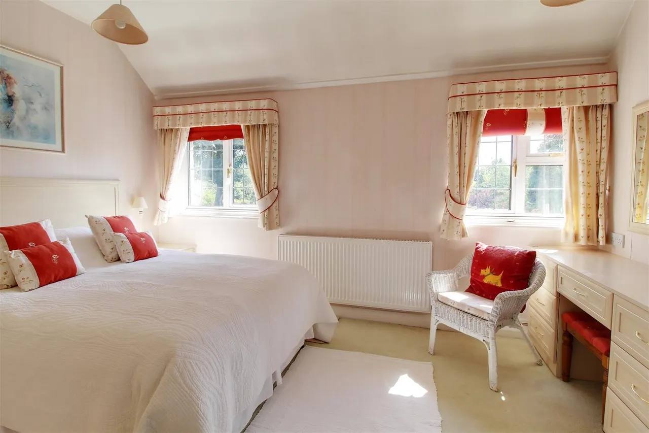 Mymms Drive, Brookmans Park AL9 7AF, photo 10