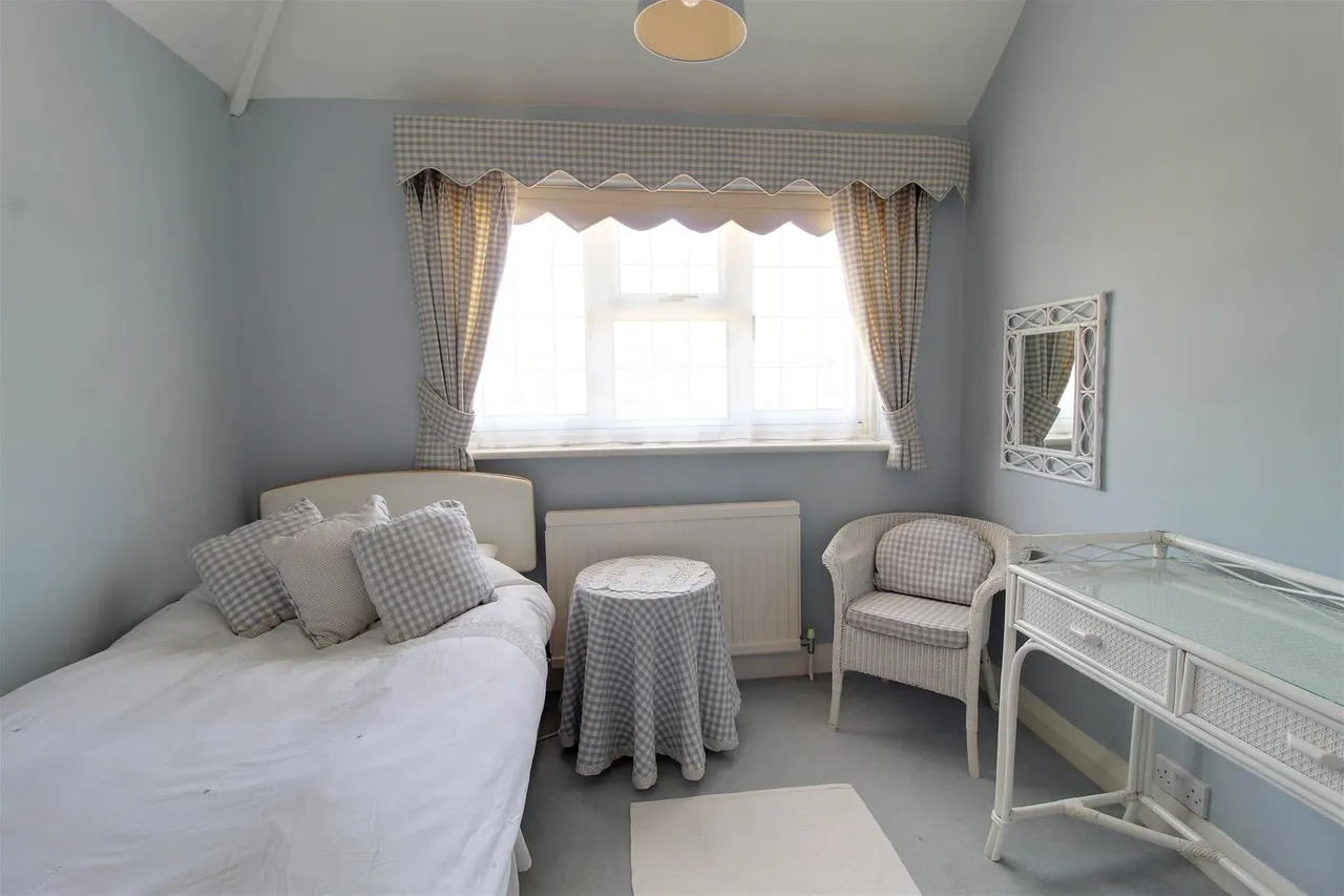 Mymms Drive, Brookmans Park AL9 7AF, photo 26