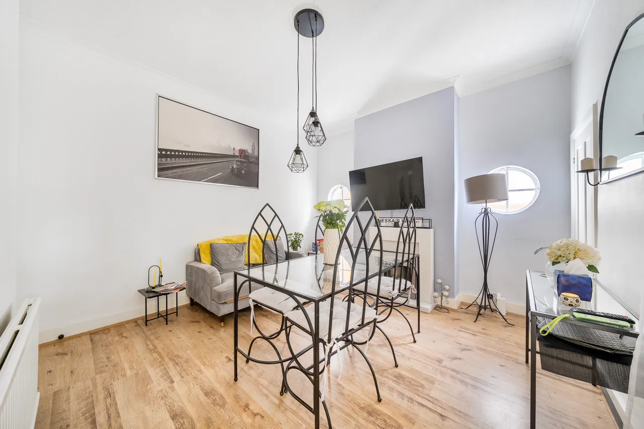 Hazelbank Road, SE6, photo 15