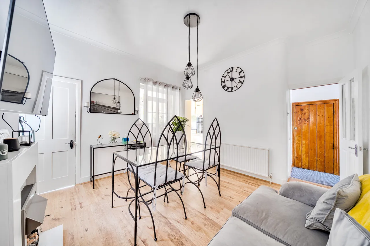 Hazelbank Road, SE6, photo 14