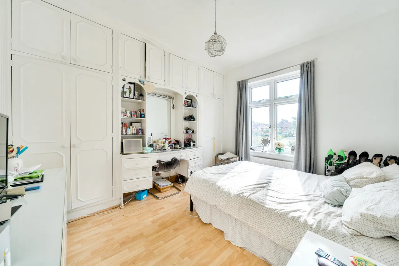 Hazelbank Road, SE6, photo 9