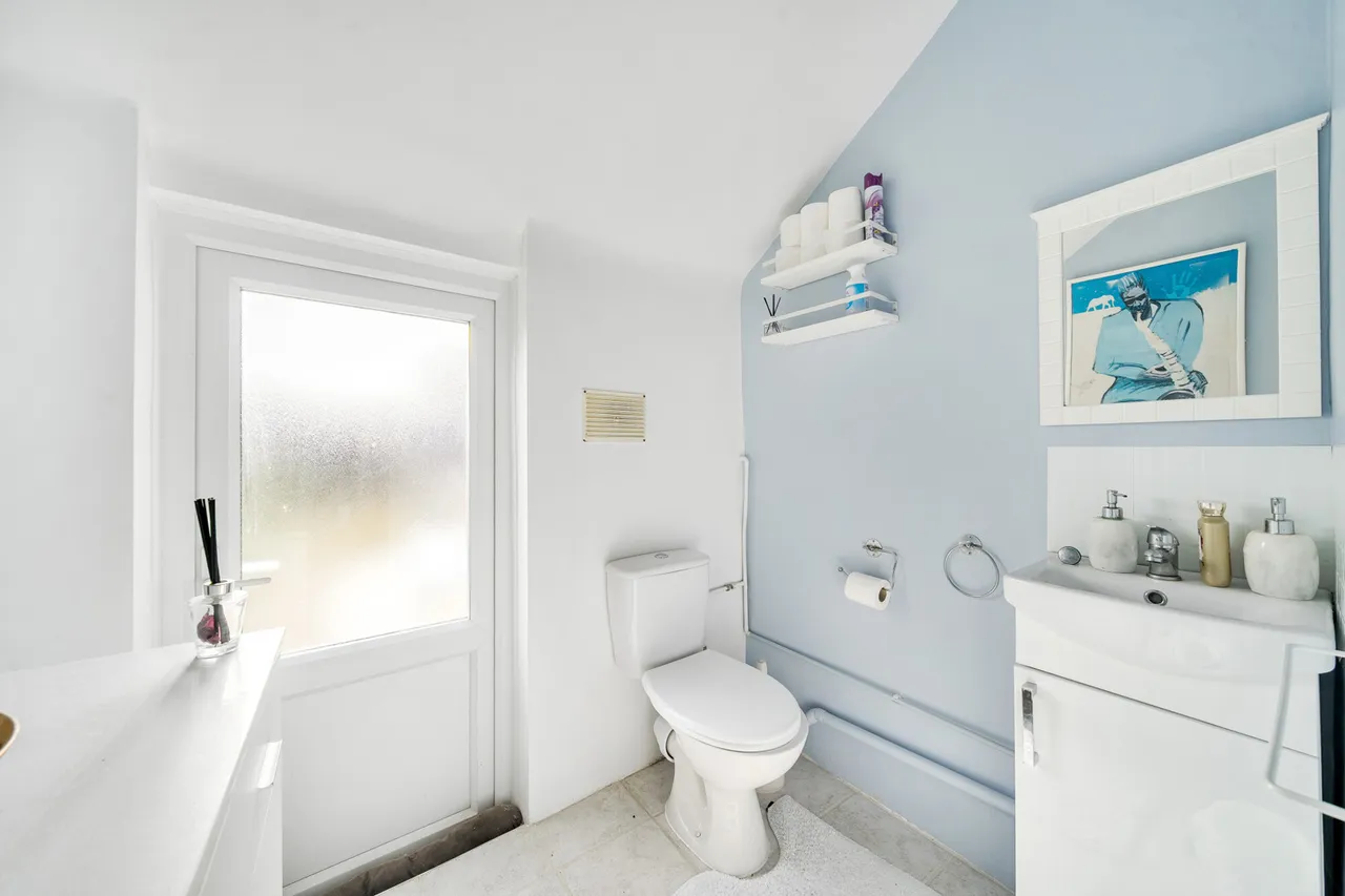 Hazelbank Road, SE6, photo 12