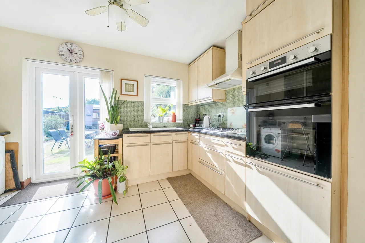 Hazelbank Road, SE6, photo 5