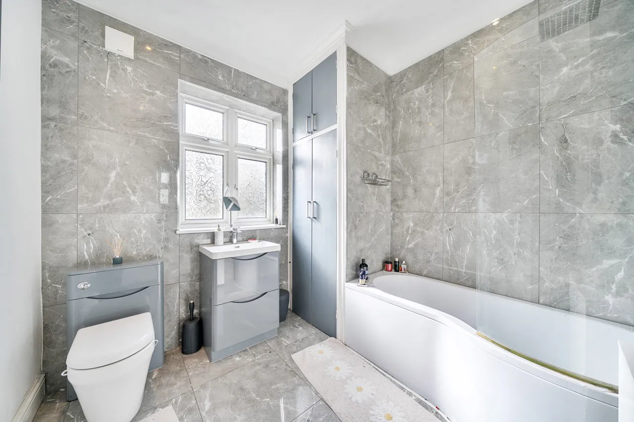 Hazelbank Road, SE6, photo 7