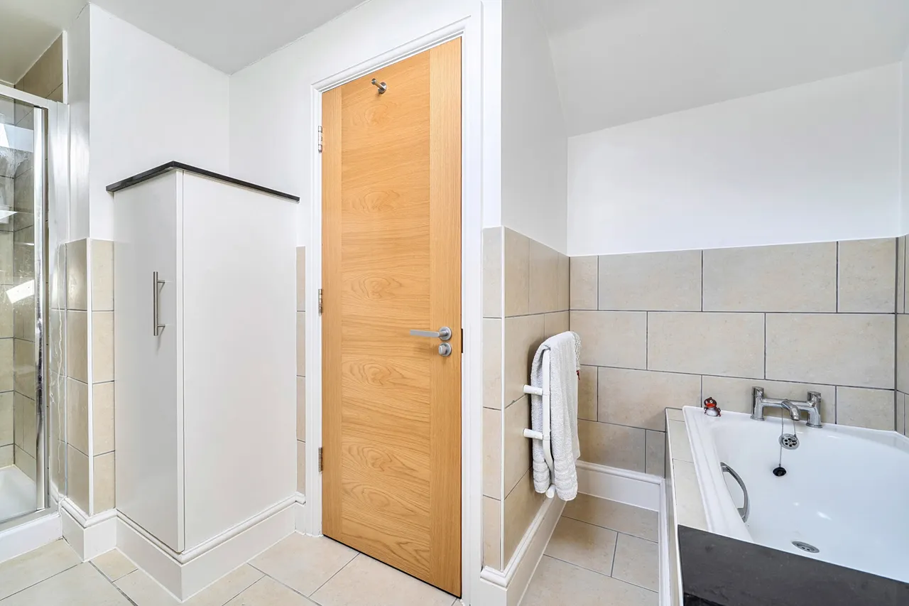 Solesbridge Lane, Chorleywood, WD3, photo 16