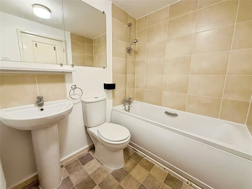 New Swan Close, Witham St. Hughs, Lincolnshire, LN6, photo 8