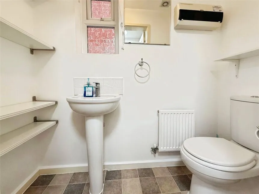 New Swan Close, Witham St. Hughs, Lincolnshire, LN6, photo 10
