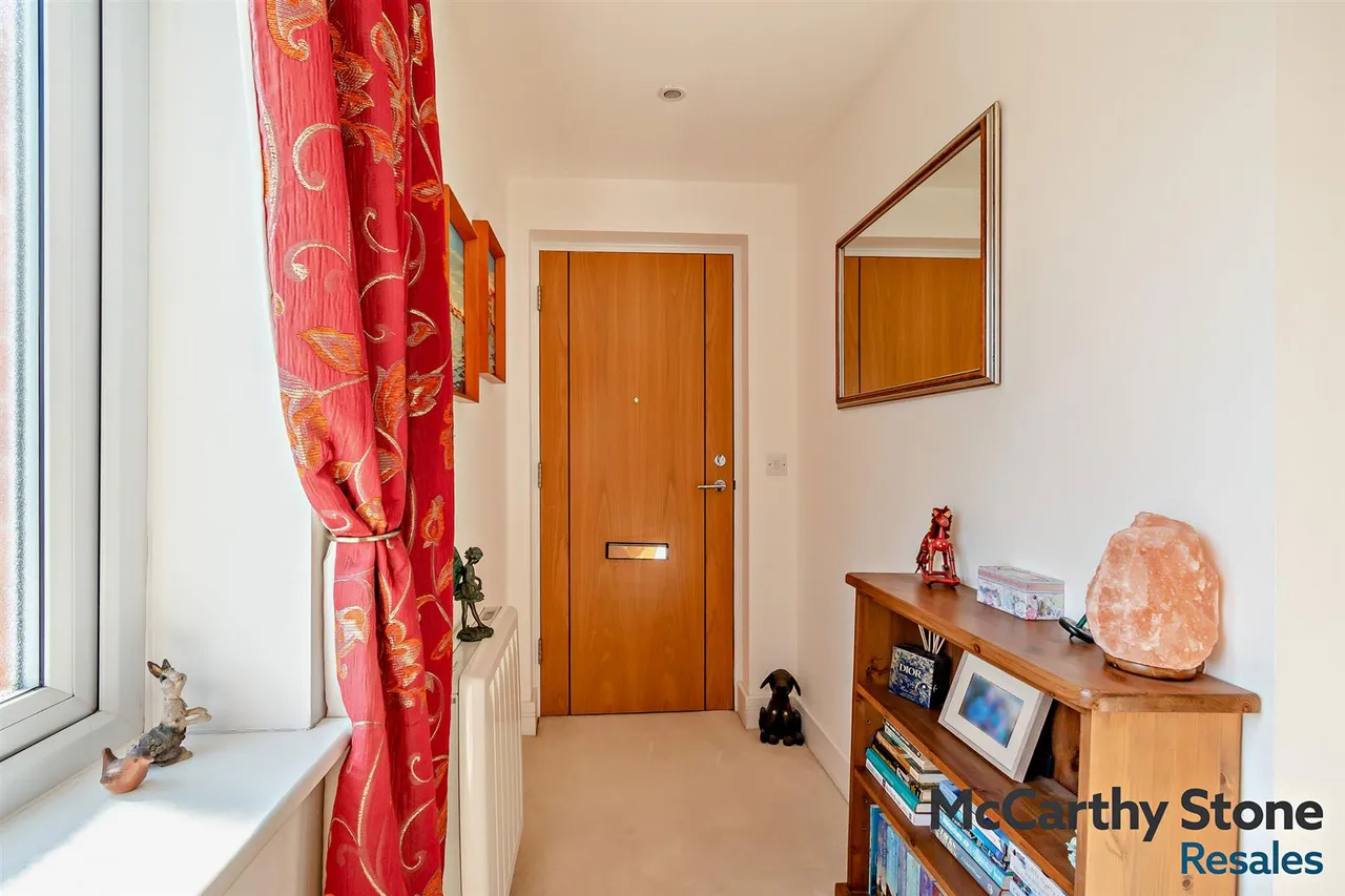 Penlee Close, Edenbridge, TN8, photo 8
