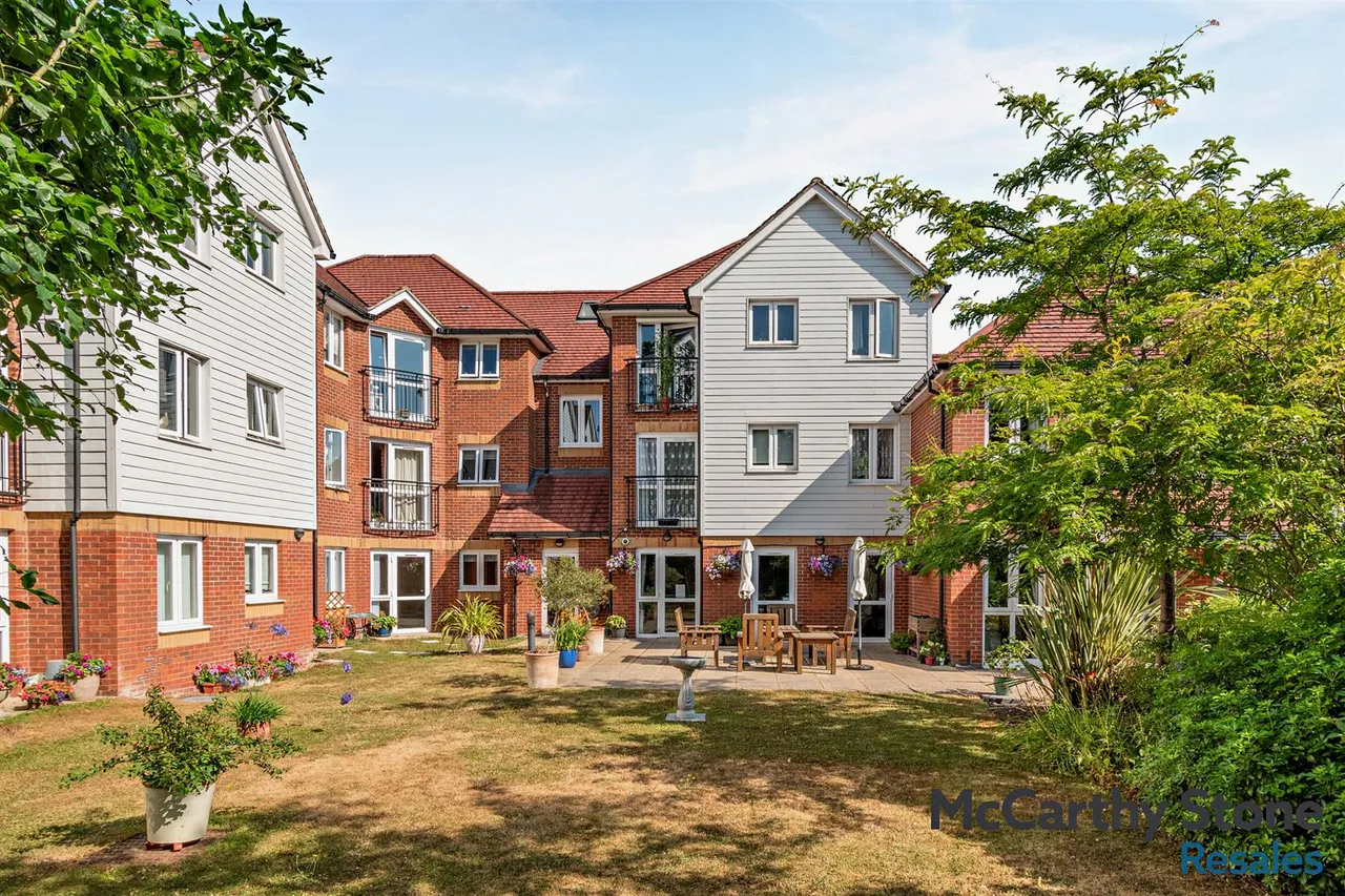 1 bed flat for sale, Penlee Close, Edenbridge, TN8