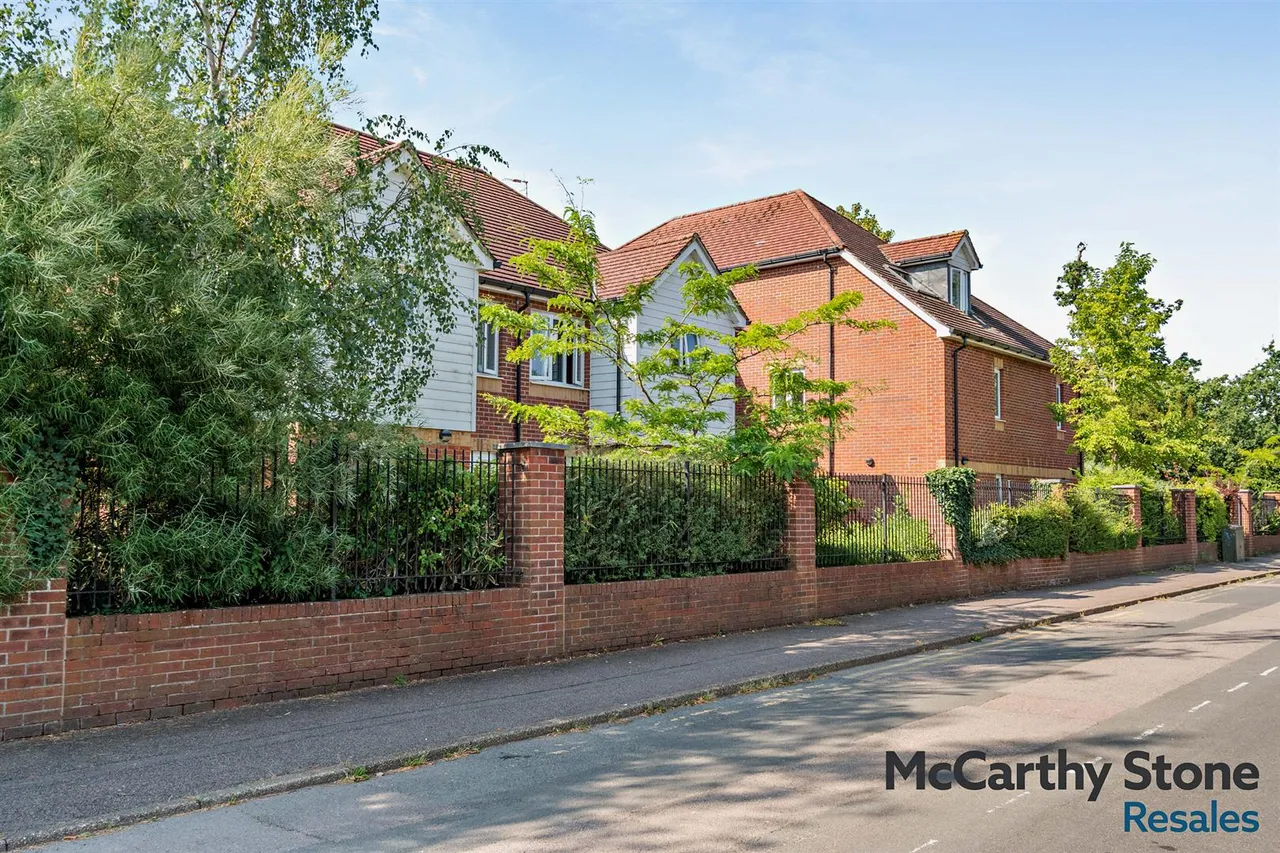Penlee Close, Edenbridge, TN8, photo 23