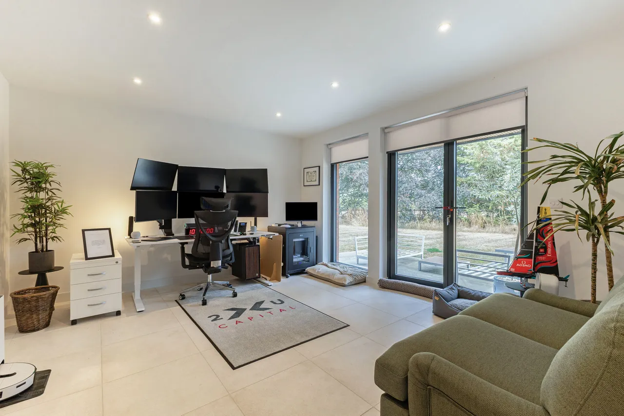 The Collection, Clifford Chambers, CV37, photo 7
