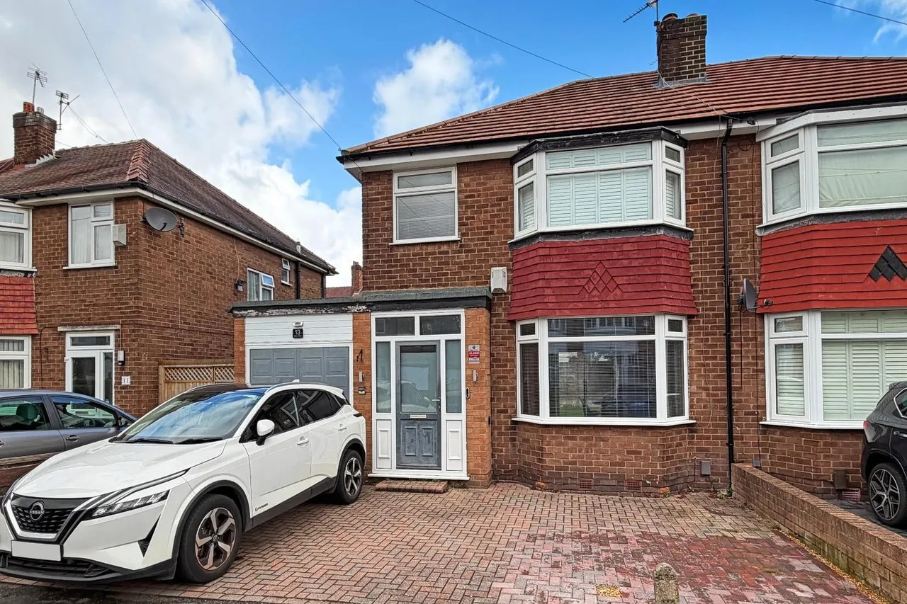 3 bed house for sale, Downs Drive, Timperley, WA14