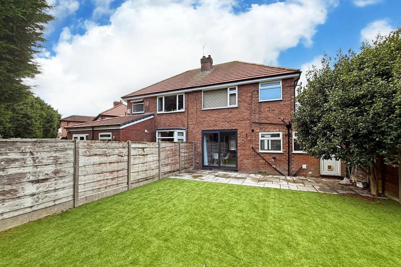 Downs Drive, Timperley, WA14, photo 6