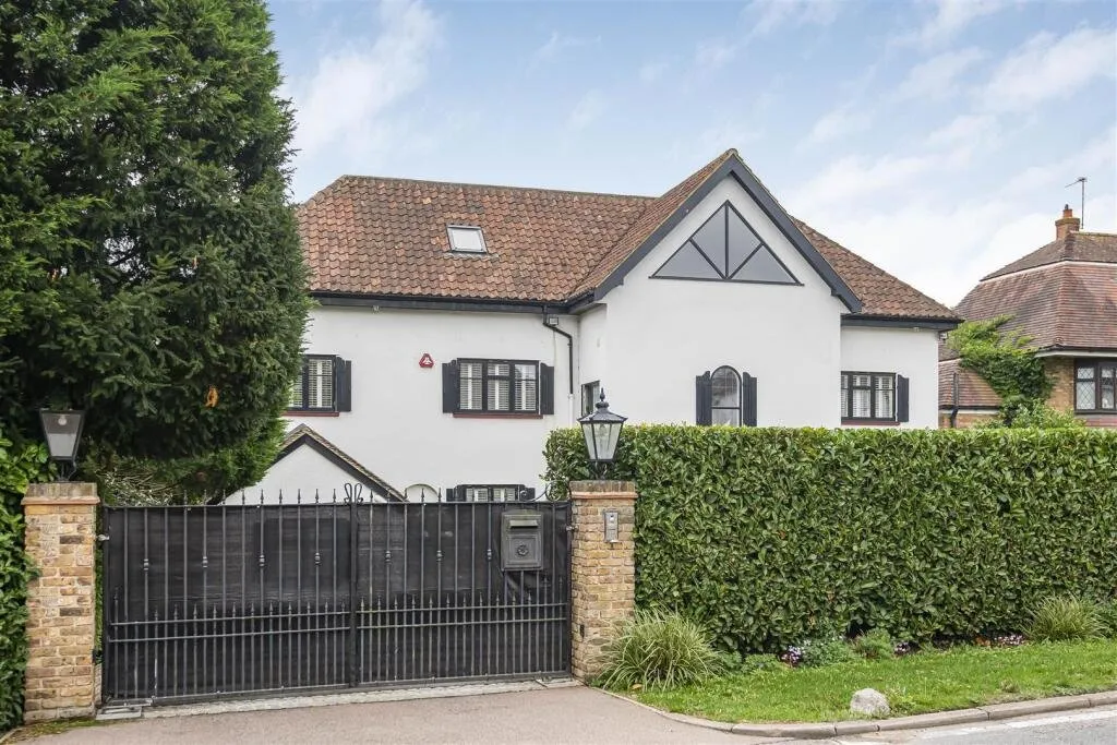 7 bed house to rent, Camlet Way, Hadley Wood, EN4