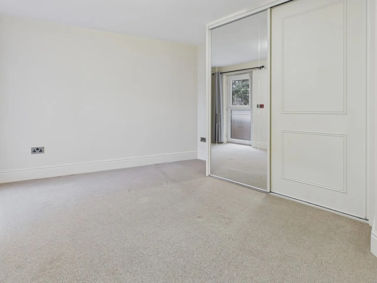 Ashgate Road, Ashgate, S40, photo 7