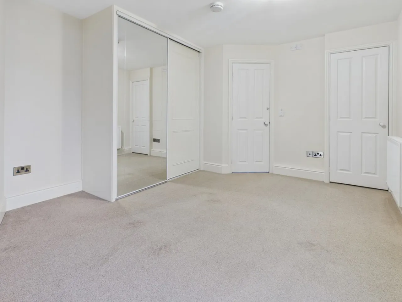 Ashgate Road, Ashgate, S40, photo 8