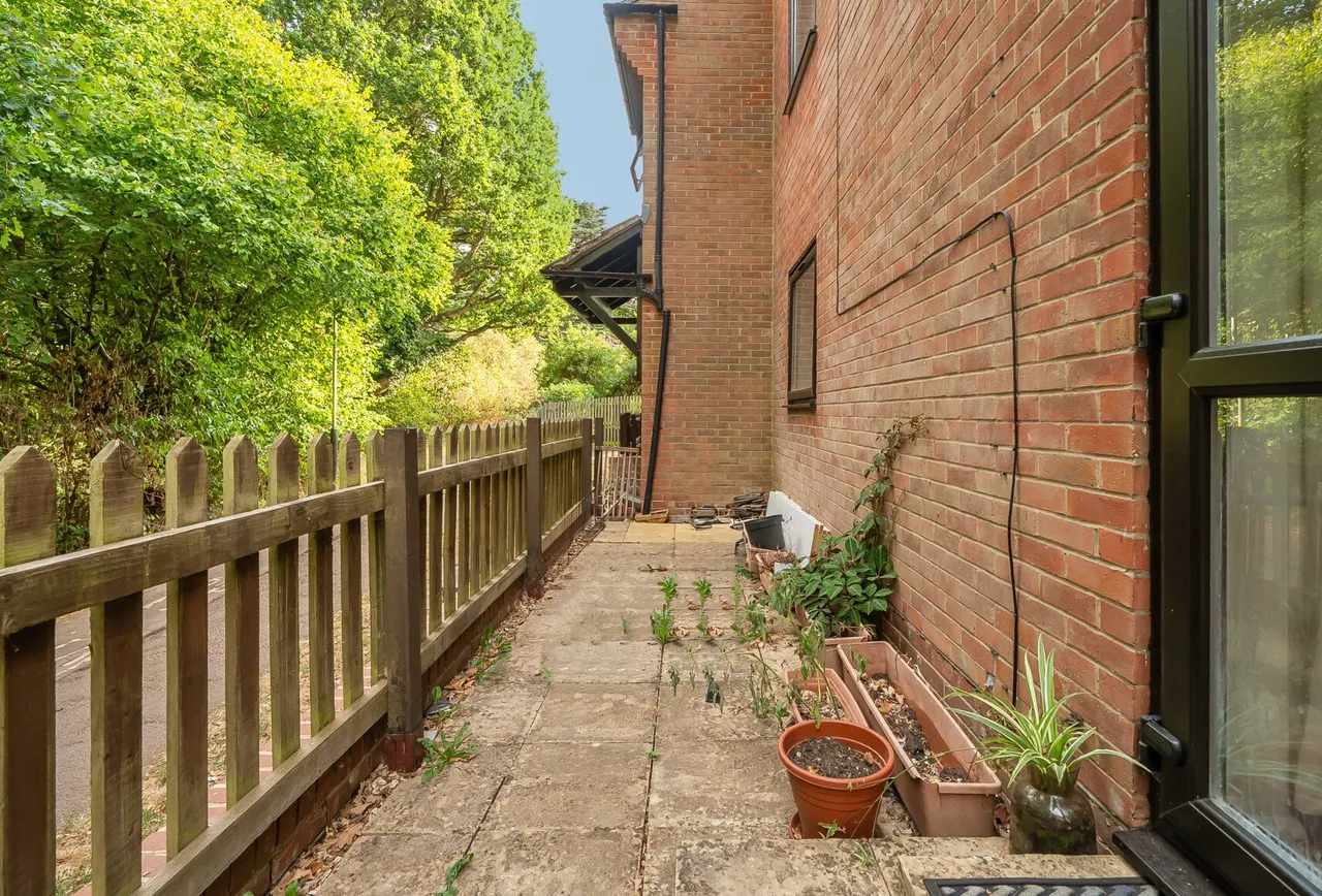 King George Close, Cheltenham, GL53 7RF, photo 9
