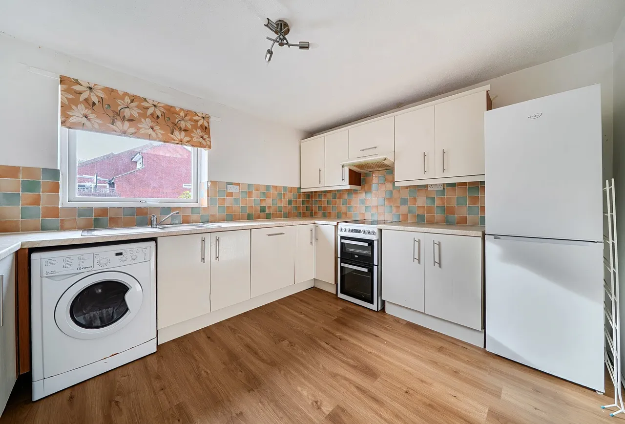 King George Close, Cheltenham, GL53 7RF, photo 4