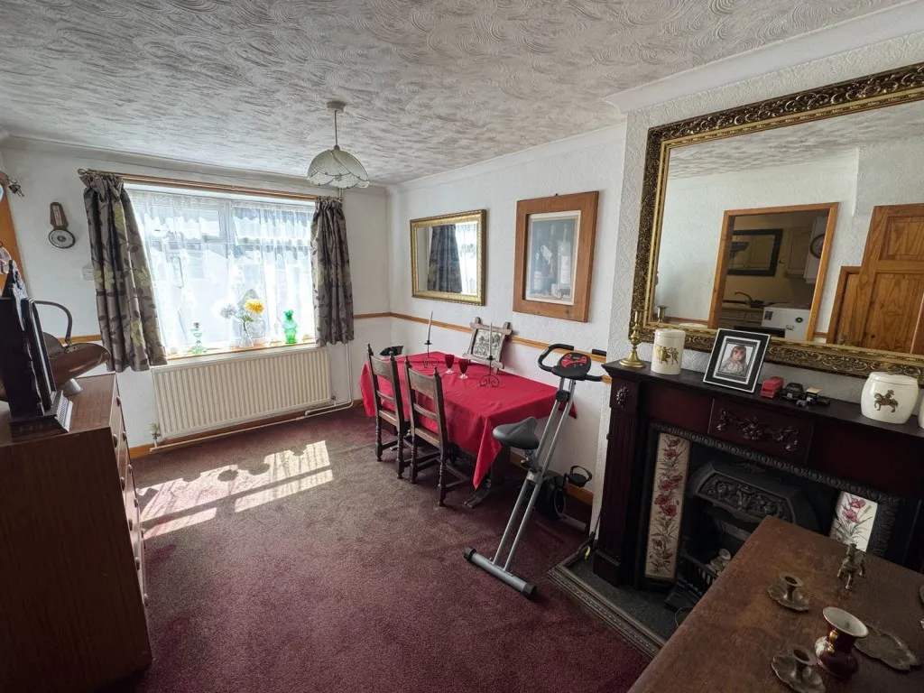 Wetherby ~ Third Avenue, LS22, photo 5
