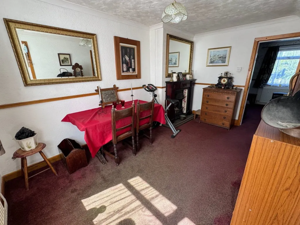 Wetherby ~ Third Avenue, LS22, photo 4