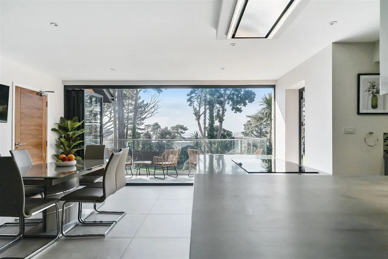 Newtown Road, Warsash, photo 11