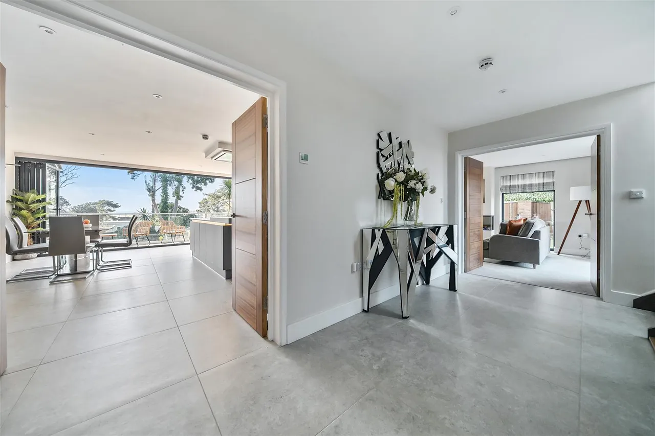 Newtown Road, Warsash, photo 4