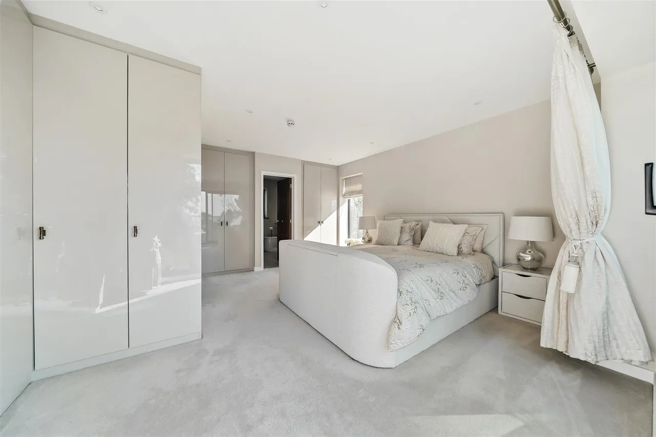 Newtown Road, Warsash, photo 22