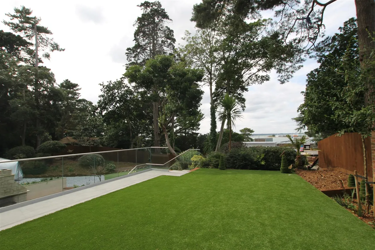 Newtown Road, Warsash, photo 7