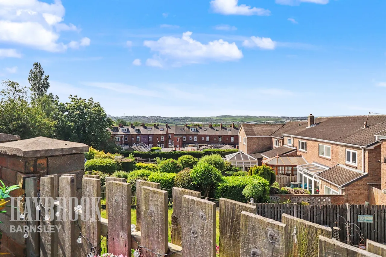 Broomhead Court, Mapplewell, photo 23