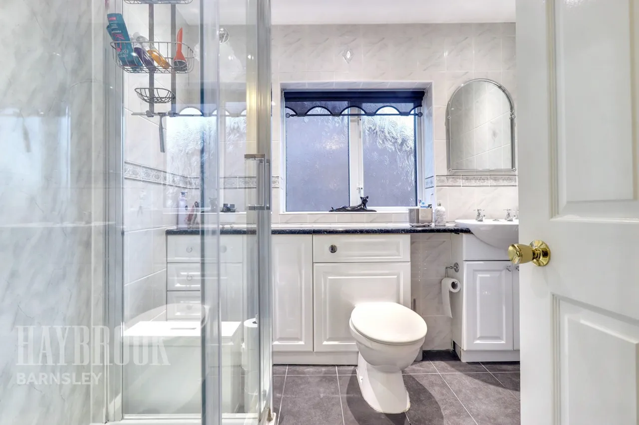 Broomhead Court, Mapplewell, photo 19