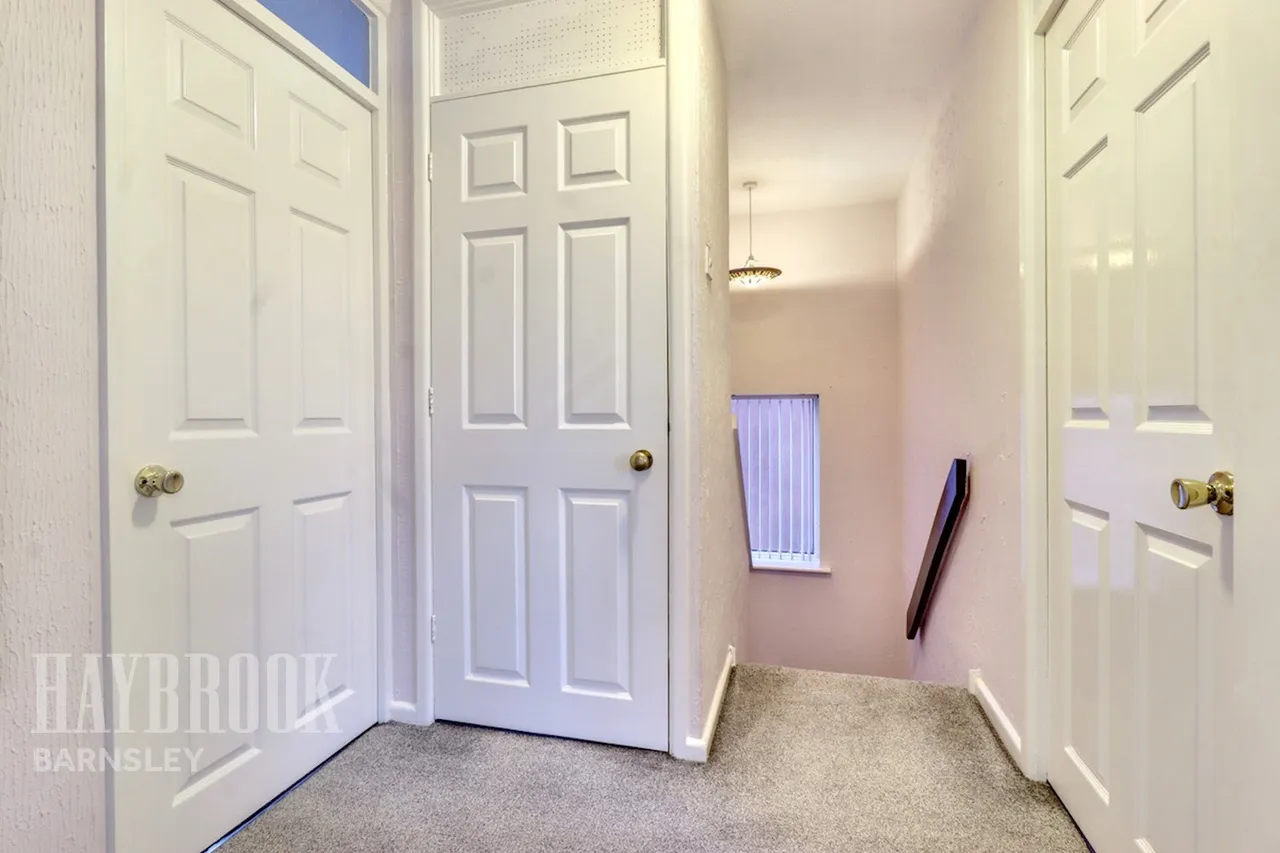 Broomhead Court, Mapplewell, photo 13
