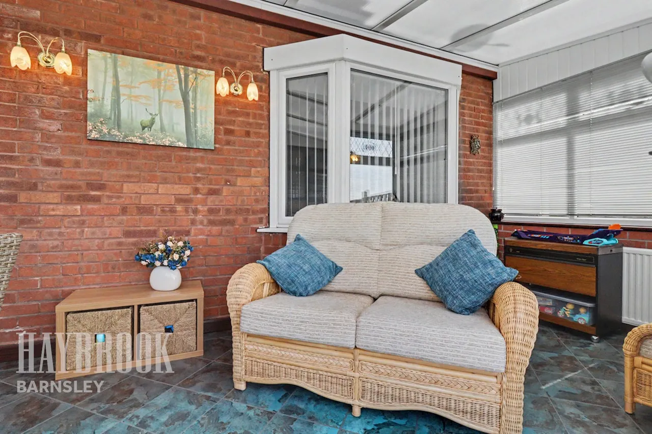 Broomhead Court, Mapplewell, photo 12