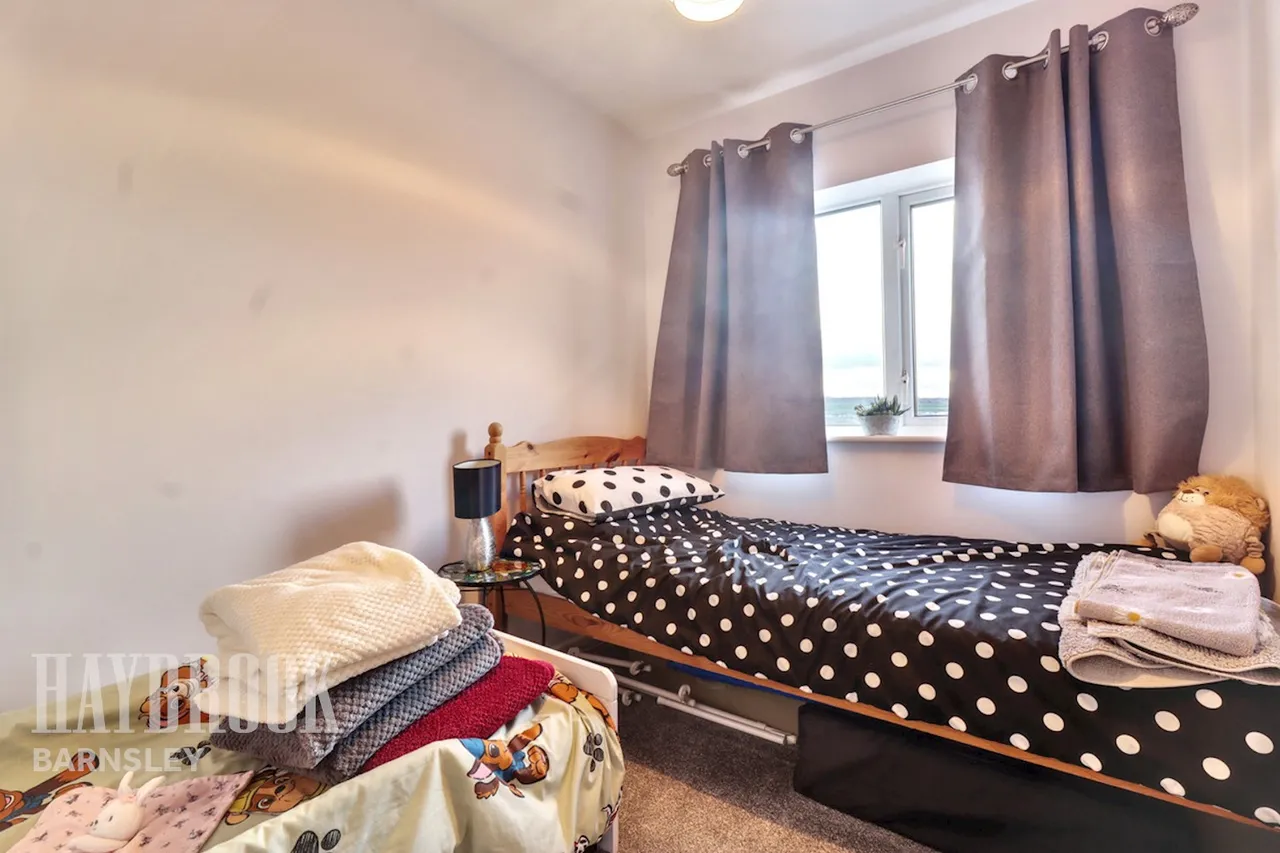Broomhead Court, Mapplewell, photo 17