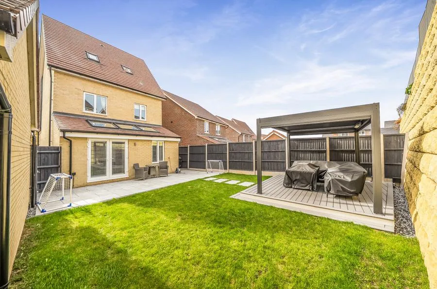 Fedora Way, Houghton Regis, LU5, photo 16
