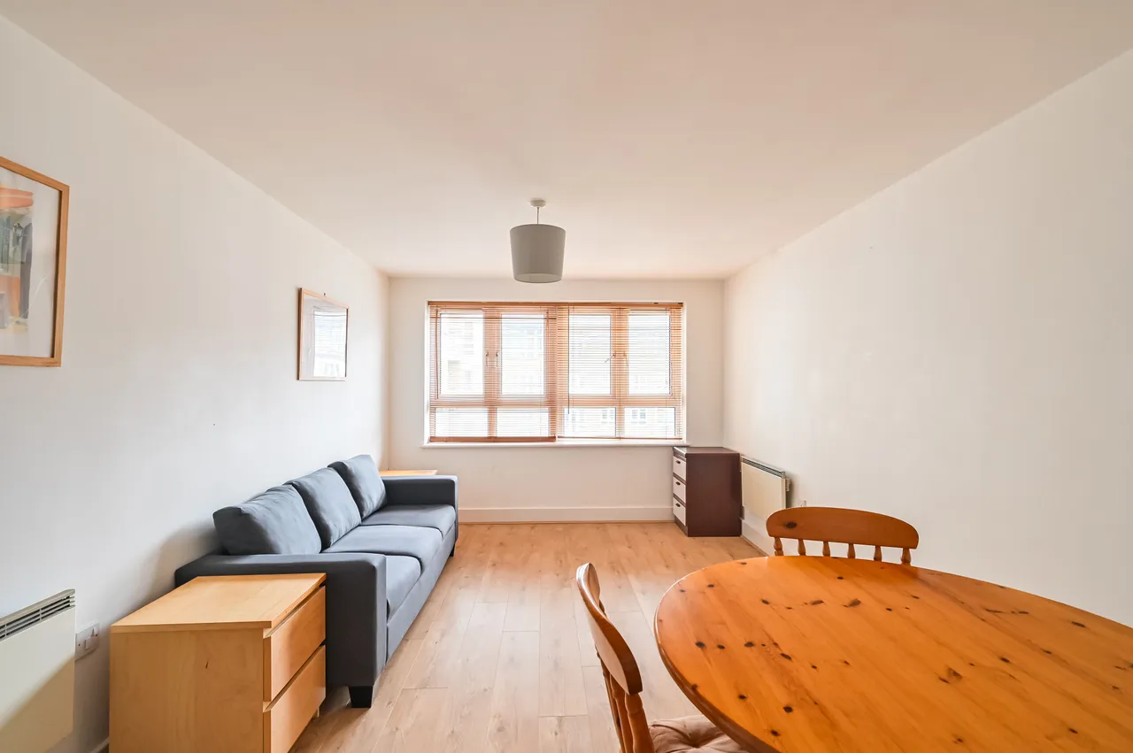 164 St Davids Square, London, photo 2