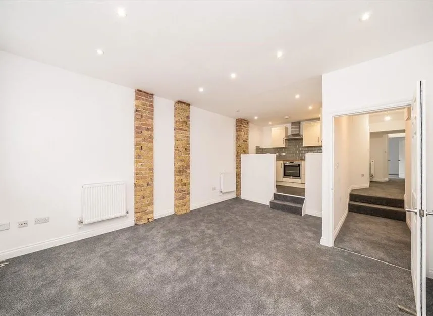 2 bed flat for sale — Floyd Road, Charlton, SE7