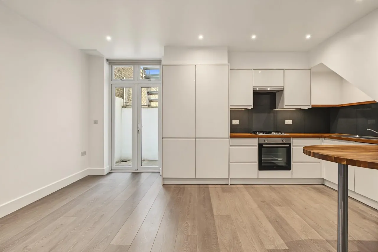 Alexandra Grove, London, N4, photo 2