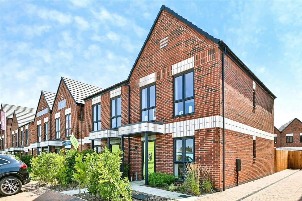 3 bed house for sale, Trentside, Beeston, NG90