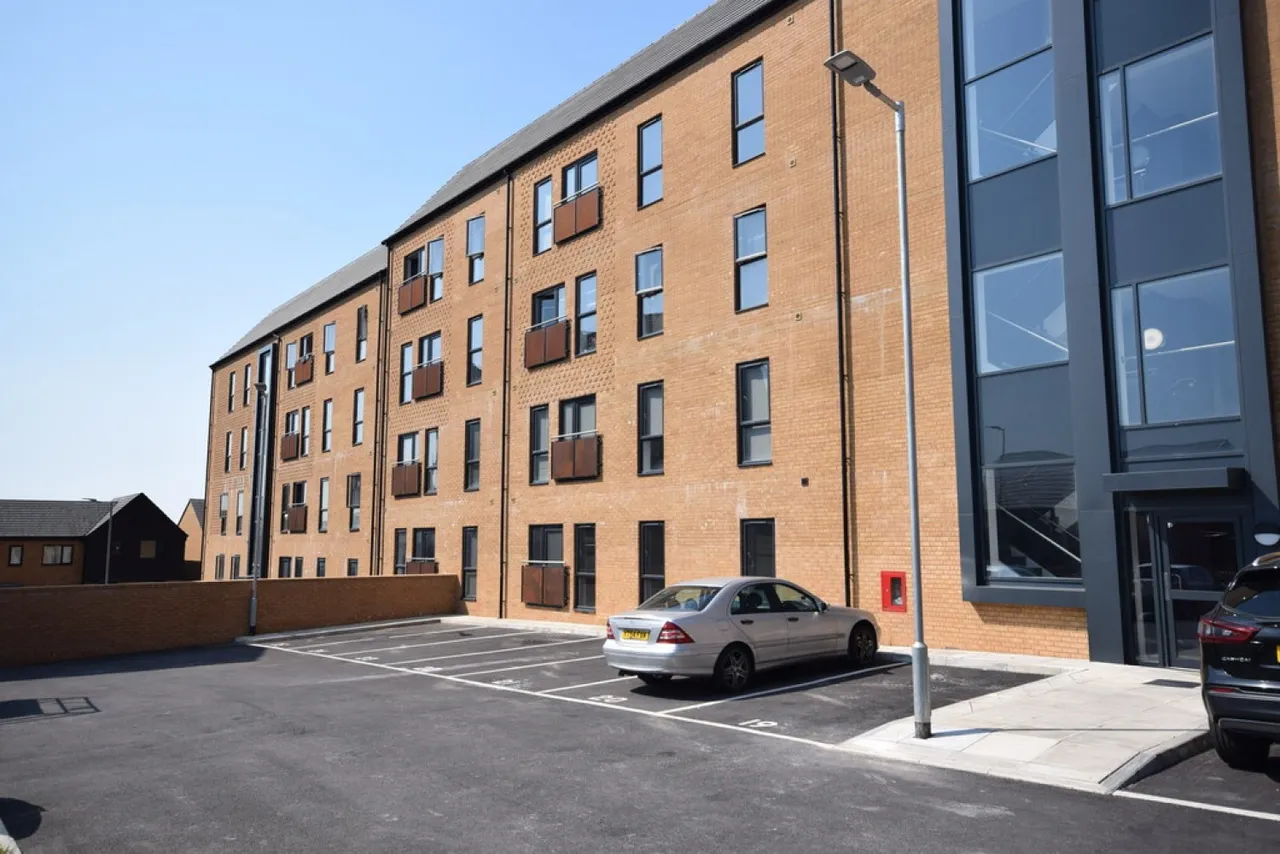 2 bed flat to rent — New Bernard Street, Hanley