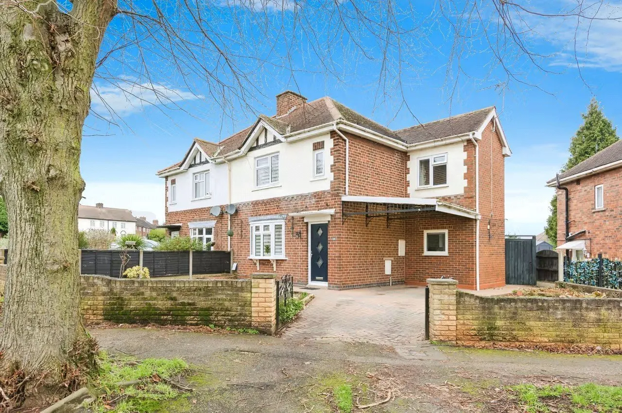 3 bed property for sale — Dormer Avenue, Tamworth, Staffordshire, B77