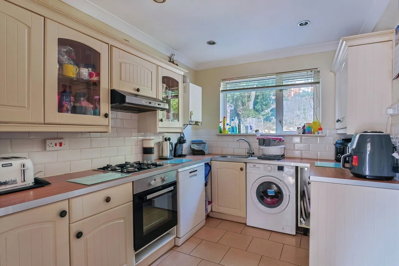 Moorside Road, West Howe, BH11, photo 4