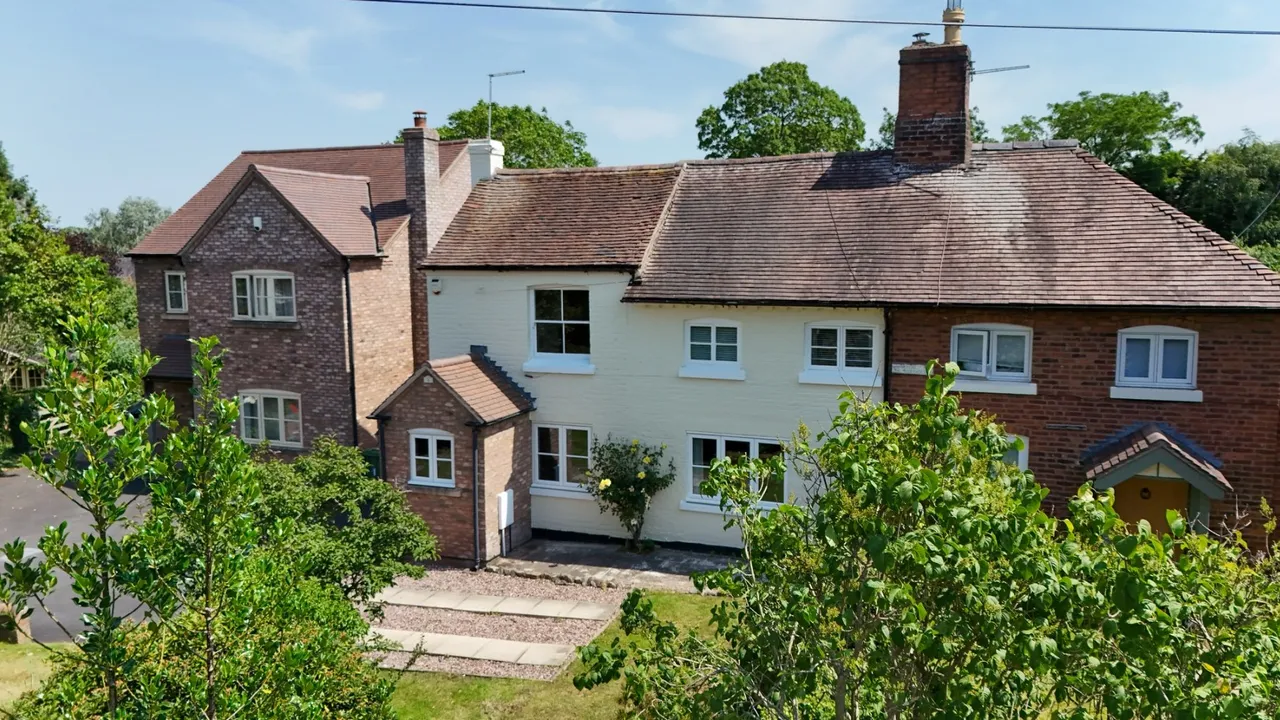 3 bed house for sale — Walton Cottages, Bratton Road, Admaston TF5 0AJ