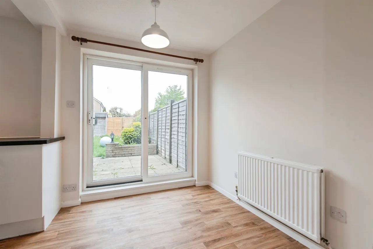 Wordsworth Close, Royston, photo 6