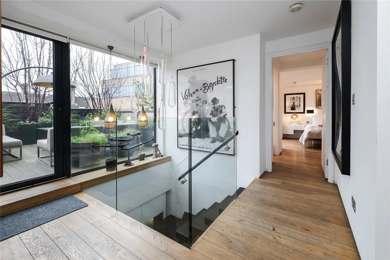 York Way, London, N7, photo 12